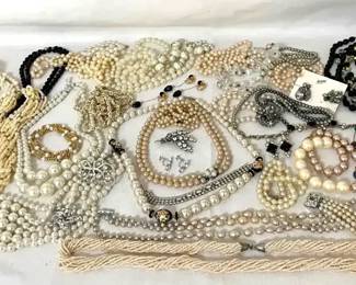 Faux Pearls Crystal Jewelry