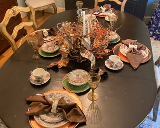 Vintage Ethan Allen Dining Table. Chairs not included.