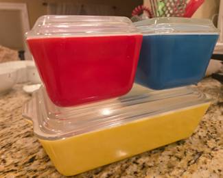 PYREX Refrigerator Dishes Complete Set