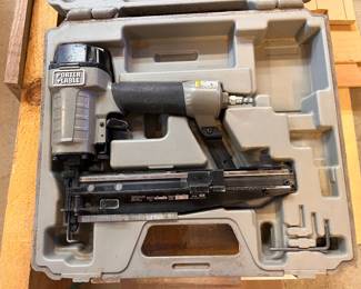 Porter Cable Finish Nailer with Fasteners