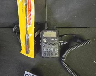 Kenwood THF7 Handheld Radio W Antenna And Microphone 