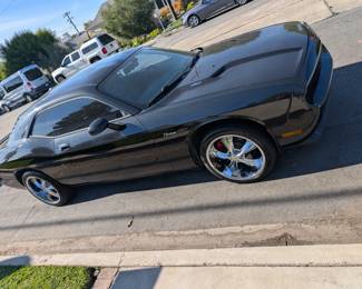 2010 Dodge Challenger r/t hemi
151,000 miles