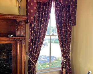 Custom Drapes & Valance / Cornice Board Set
**4 available
Includes:
-Valance Board (51” across x 40” tall x 8 1/2” deep)
-2 curtains (9’ long)
-2 sheers(9’ long)
-2 pullbacks
-2 curtain rods
Must be able to take down yourself.