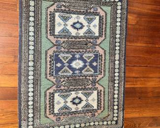 Vintage Hand Knotted Persian Rug (C)
Overall good condition
29” x 41”