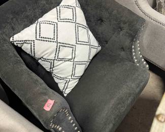 black barrel chair tufted