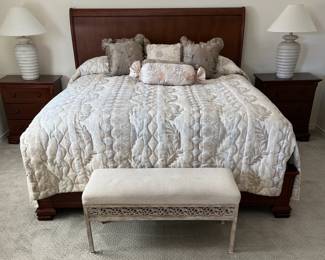 Pilling Manchester Collection: Bed Frame, 2 Nightstands, Table Lamps pr