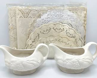 2 Nature Tabletops Unlimited Gravy Boats & New Paper Table Cloth & Doilies
Lot #: 150