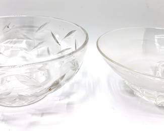2 Vintage Crystal Bowls: Steuben Signed Floret Pattern & Stuart England
Lot #: 16