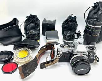Vintage Olympus OM10 SLR Camera, Olympus Lenses & Flash With Bags & Accessories
Lot #: 71