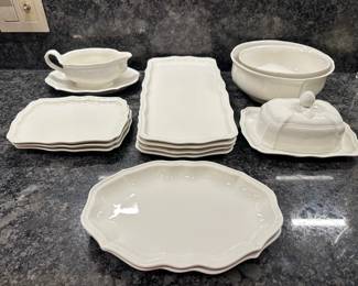 Villeroy & Boch Luxembourg Manoir Pattern Serving Dishes: Platters, Gravy Boats, Butter Dish & Bowls
Lot #: 63