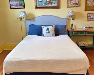 Home Meridian International Queen Headboard On Metal Bed Frame (Mattresses & Bedding Optional)
Lot #: 42