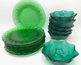 6 Vintage Green Glass Dessert Plates & 6 Green Frosted Glass Dessert Bowls
Lot #: 143