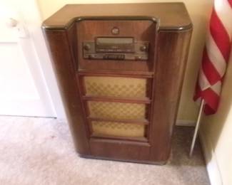 Airline Antique Radio