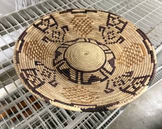Handwoven Southwest Native American coiled tray basket