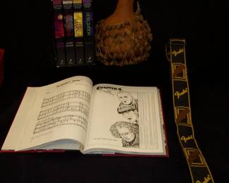 Curly Book       Fender Guitar Straps