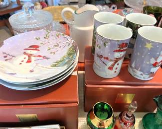 Boxed snowman plates and mugs