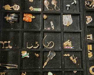 Assorted Gold jewelry