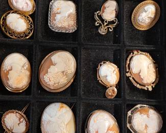 Assorted Gold jewelry