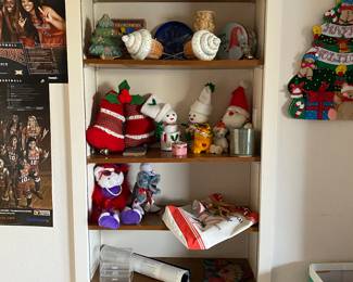 Lots of lady Longhorn, UT, basketball posters, fun vintage Christmas decor