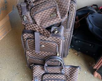 We have numerous full sets of luggage. This is just one example.
