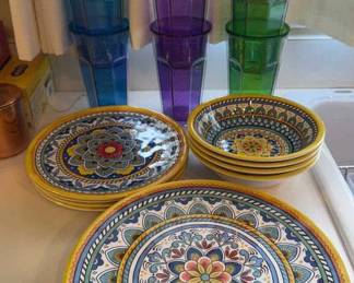 Plastic Cups, Plates & Bowls 