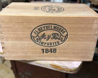El Rey Del Mundo Imported 1848 Cigar Box