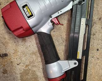 Central Pneumatic 18-Gauge Brad Nailer