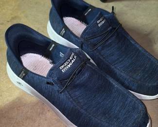 Sketchers Go Walk Shoes