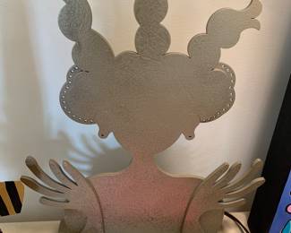 Sculpture -silhouette of a fancy lady
