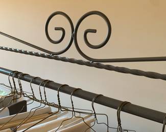 clothing rack retail