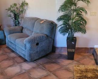 Reclining sofa loveseat