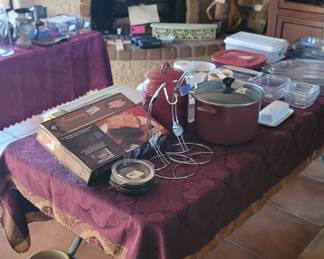 Kitchen cooking appliances