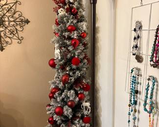 Christmas tree-fully decorated 