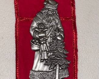 Great Santa ornament. I love this one!
