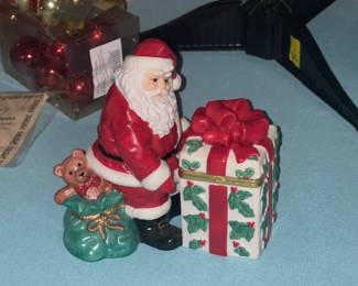 I wonder what Santa has in there?