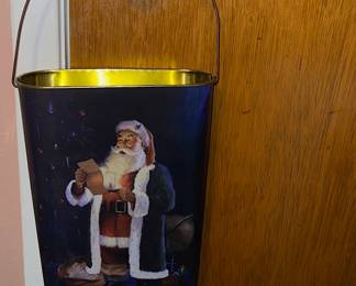 This Santa just hangs around