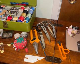 Snip, snip, watch your finger!