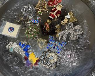 Cute brooches and pins