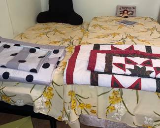 two different twin beds