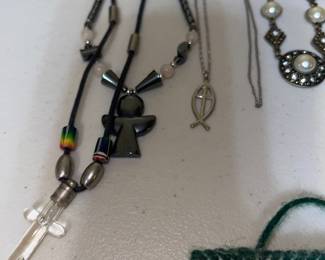 more necklaces....how do they right names on rice anyway? So cool!