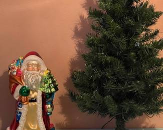 Santa deciding what to put on the tree