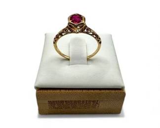 65 14KGoldFiligreeRingwRubyStoneApprox15g