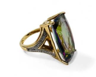 26 GoldRingwLargeTopazDiamondAccentsSize7784g