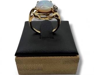 31 14KGoldRingwLargeOpalDiamondAccentSize645g