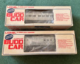 Lionel Illuminated Budd Car 8764 and 8765