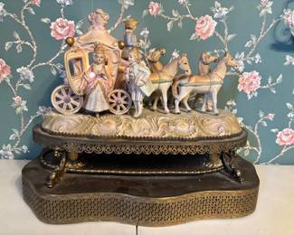Vintage Ceramic Horse Drawn Carriage Table Lamp