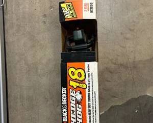 Black & Decker Hedge Hog HS1000 18β Electric Hedge Trimmer w/ Original Box