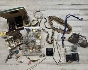 Large Vintage Jewelry Lot β Lindenwold Fine Jewelers, Monet, Brooches, Necklaces, Cufflinks & Costume Pieces