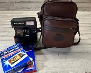 Vintage Polaroid Sun 660 Autofocus Instant Camera w/ Case & Polaroid 600 Film Bundle