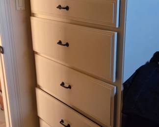 92Oct 28 2025 06 49pm5eaZ